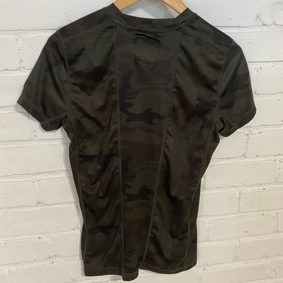 Abercrombie & Fitch Camo Workout Gym T-shirt - Picture 4 of 7